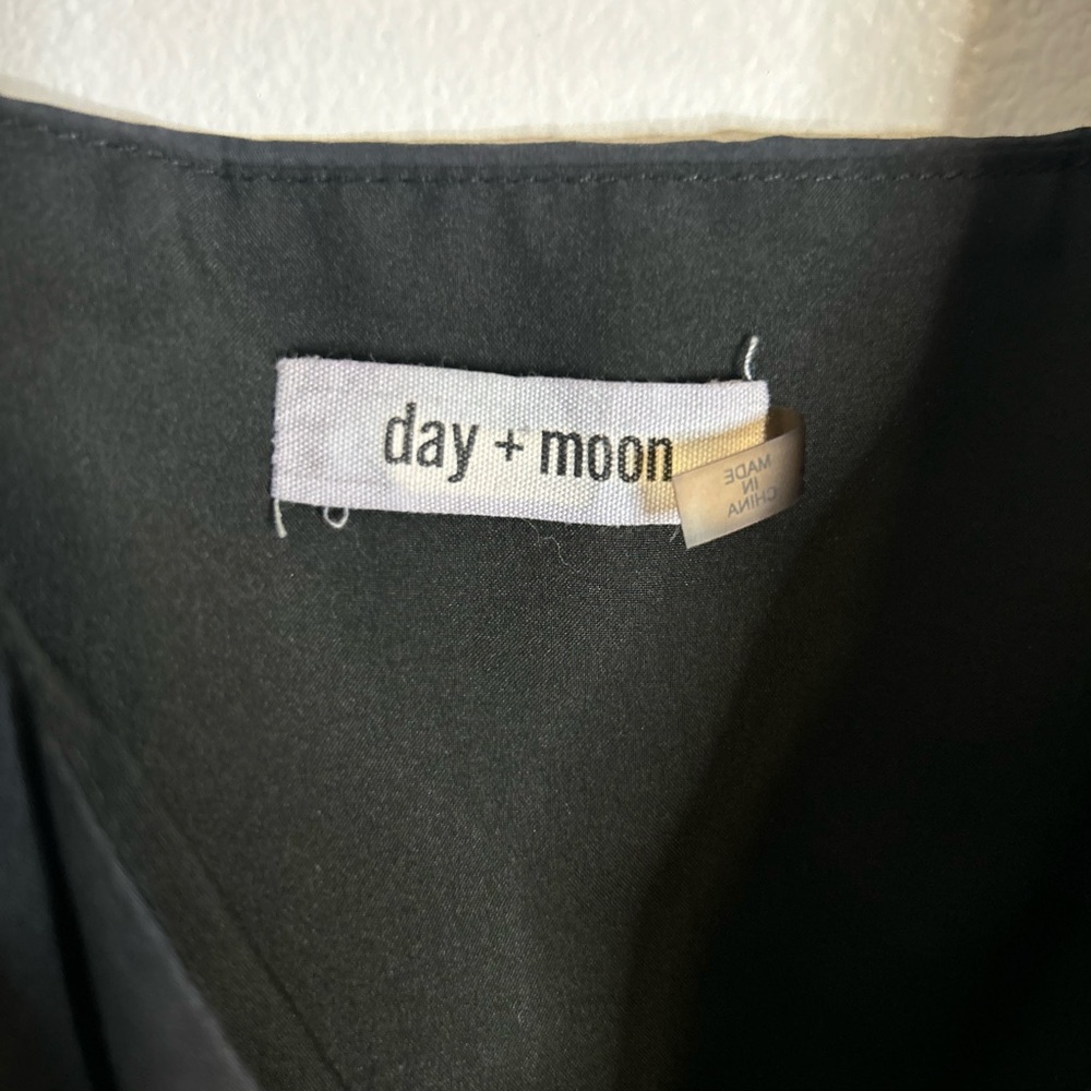 Day + Moon Black tiered ruffle mini sundress - Picture 3 of 5
